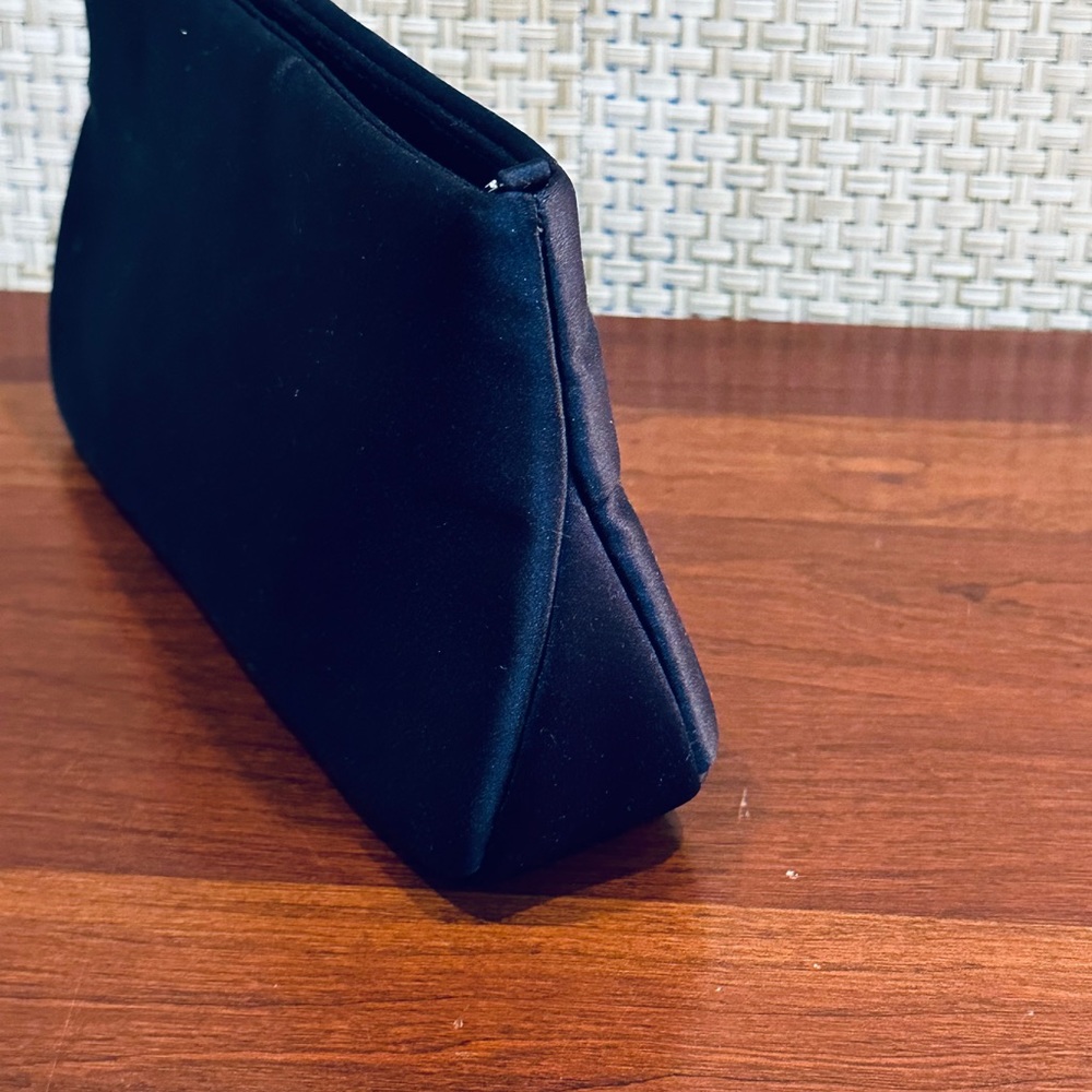 🌟HP🌟VTG 1990s Black Satin Pleated & Rhinestone Brooch Evening Bag Preston York - Picture 6 of 10
